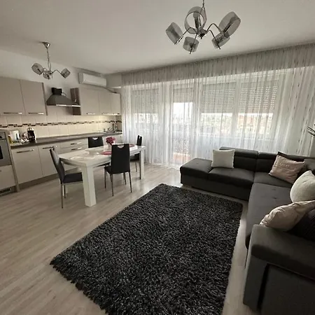 אורדאה Class Deluxe Apartments מראה חיצוני תמונה