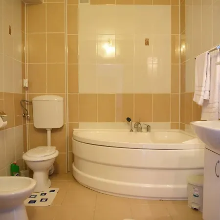 אורדאה Class Deluxe Apartments מראה חיצוני תמונה